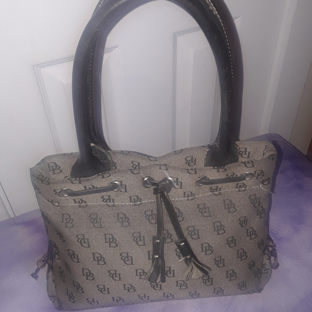 Dooney and bourke purse